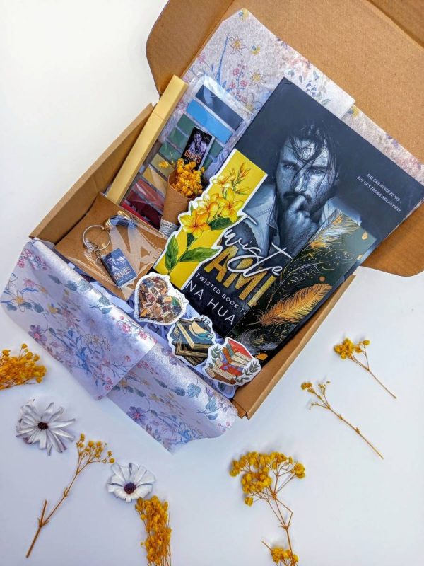 Dream Book Hamper "Twisted Games"