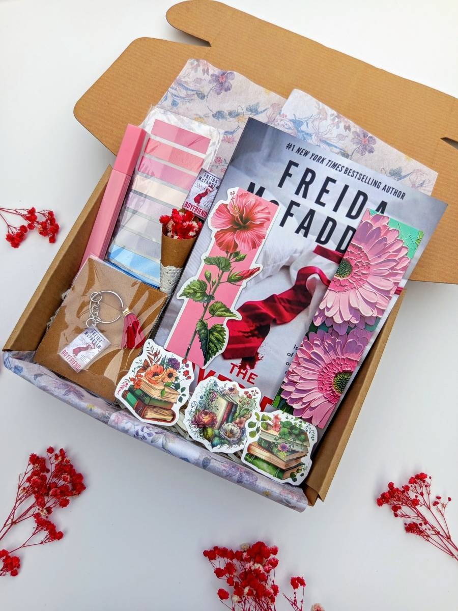 Dream Book Hamper "The Boyfriend"